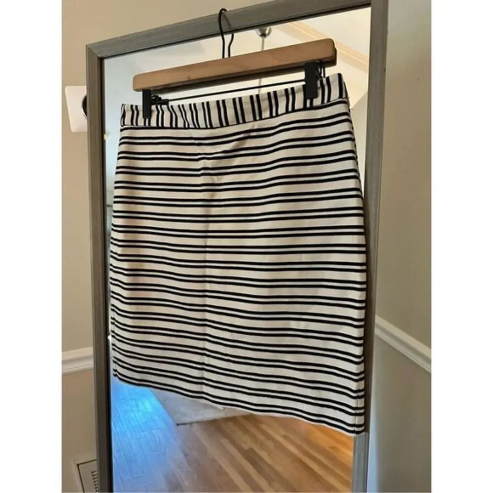 LOFT Striped Pencil Skirt Size‎ 6